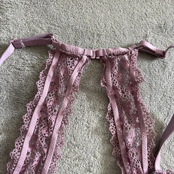 Victorias Secret Bralette Large Purple Sheer Lace Racerback NWOT‎ - Picture 4 of 7
